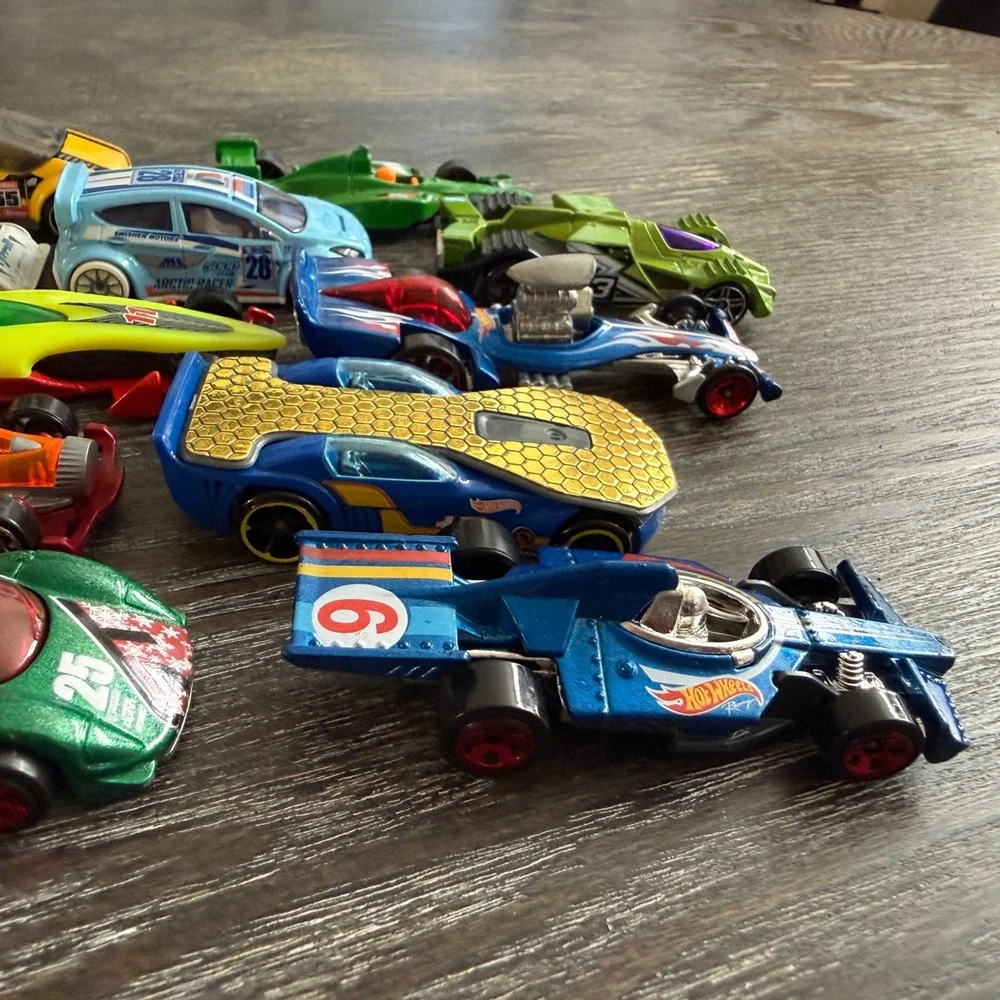 Hot Wheels Matchbox Diecast Car Lot Mixed Vehicles Racing Cars Mattel Track Fast